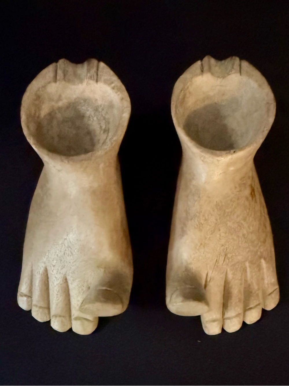 Quirky Wooden Foot Ashtray - Pair: (2) Feet